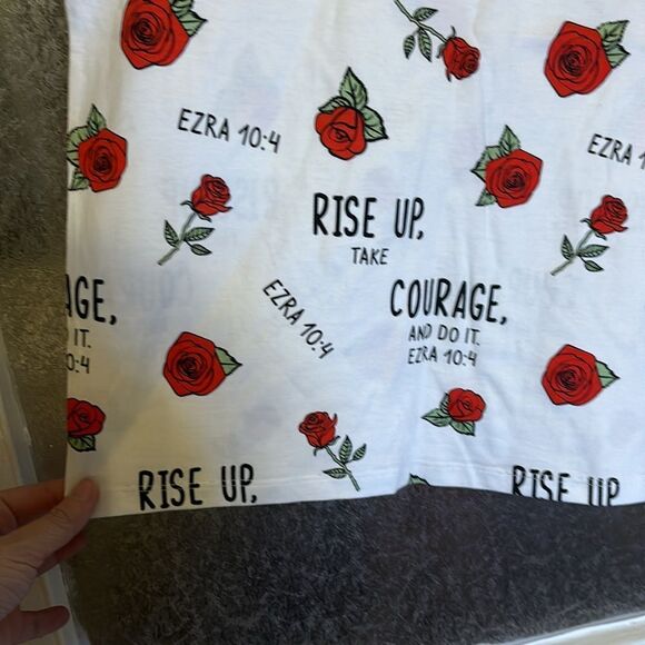 NWT Good Vibes Only Women’s white and red floral Ezra 10:4 quote T-shirt M - Picture 3 of 6